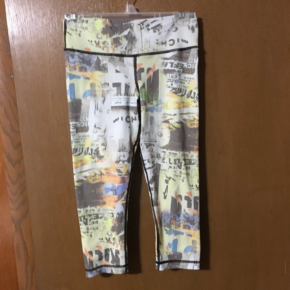 VimMia Women's Multicolor French Print Capri Crop Leggings-Size S